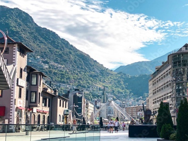 1 BancaPrivada PorQueAndorra UnaEconomia seccion01 edited 3