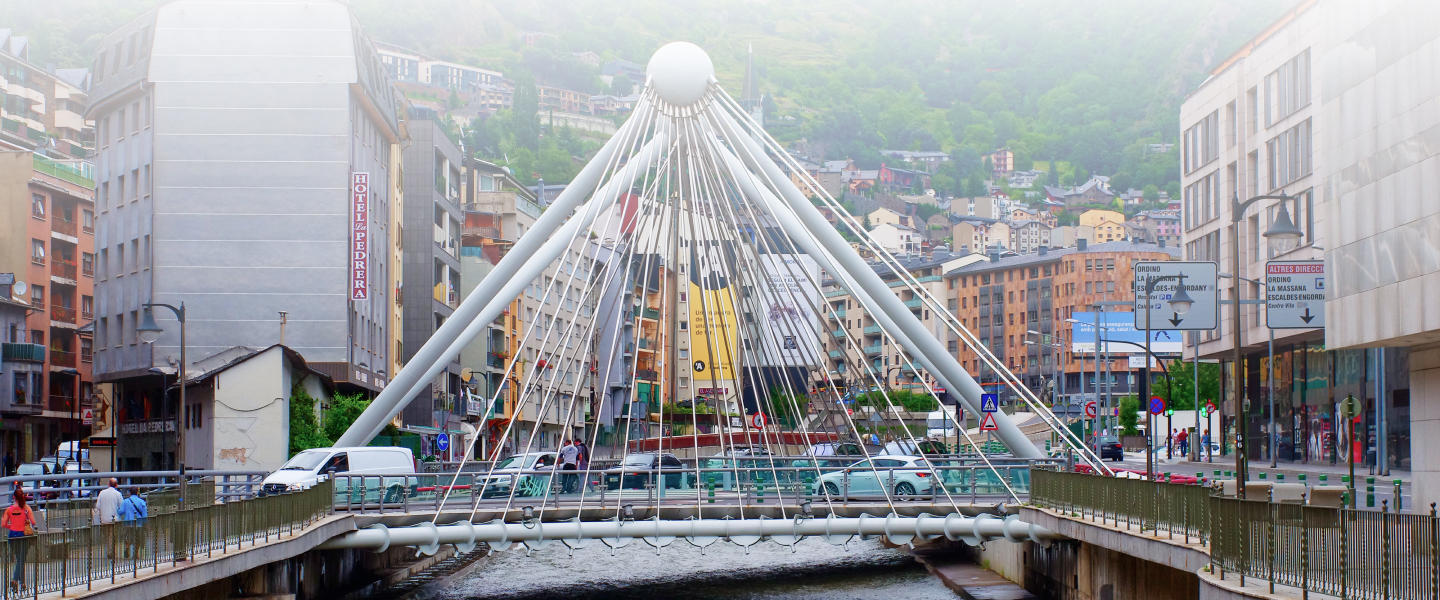 1 header economia avanzada