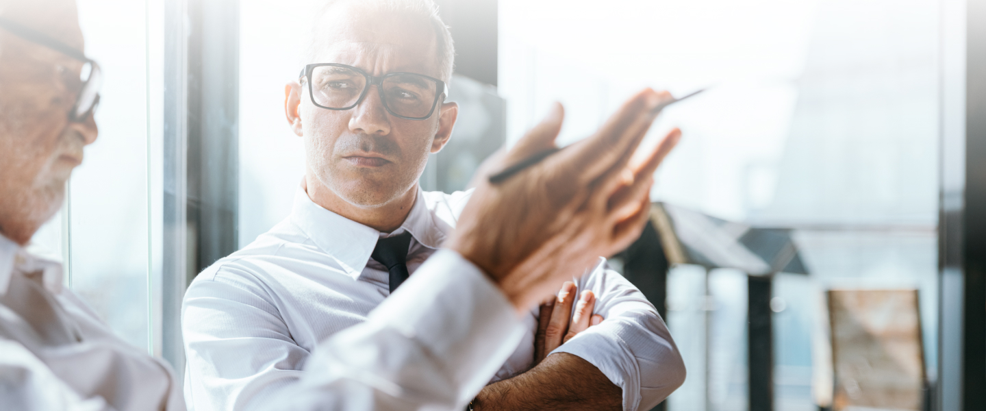 1 header importancia banquero